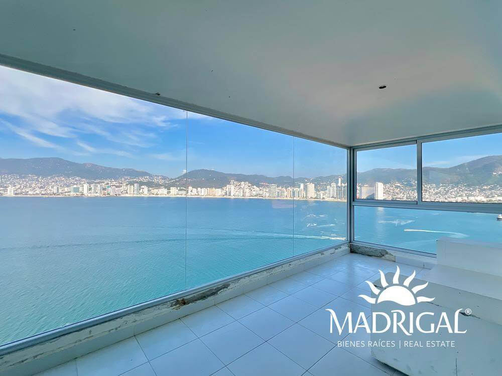 Brisamar - Pent House para su Reconstrucción Frente Al Mar con Muelle