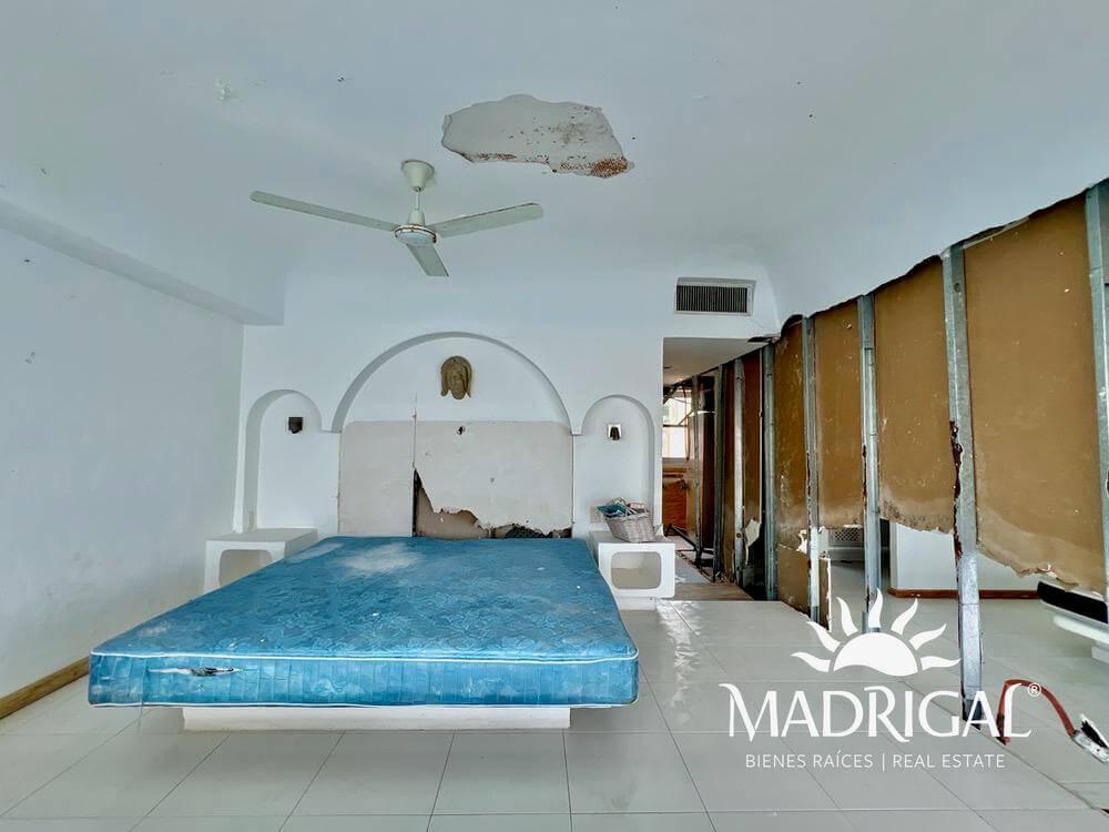 Brisamar - Pent House para su Reconstrucción Frente Al Mar con Muelle