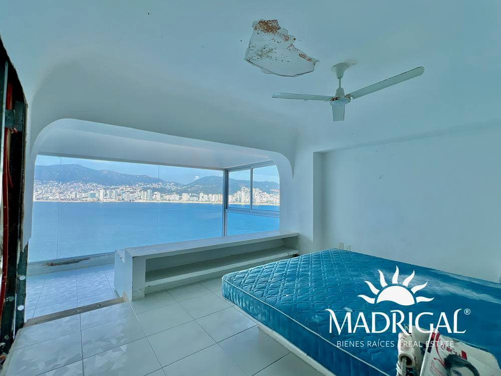 Brisamar - Pent House para su Reconstrucción Frente Al Mar con Muelle