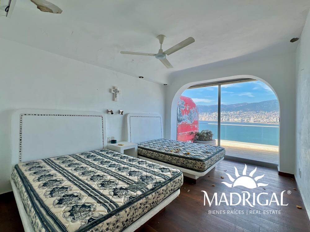 Brisamar - Pent House para su Reconstrucción Frente Al Mar con Muelle