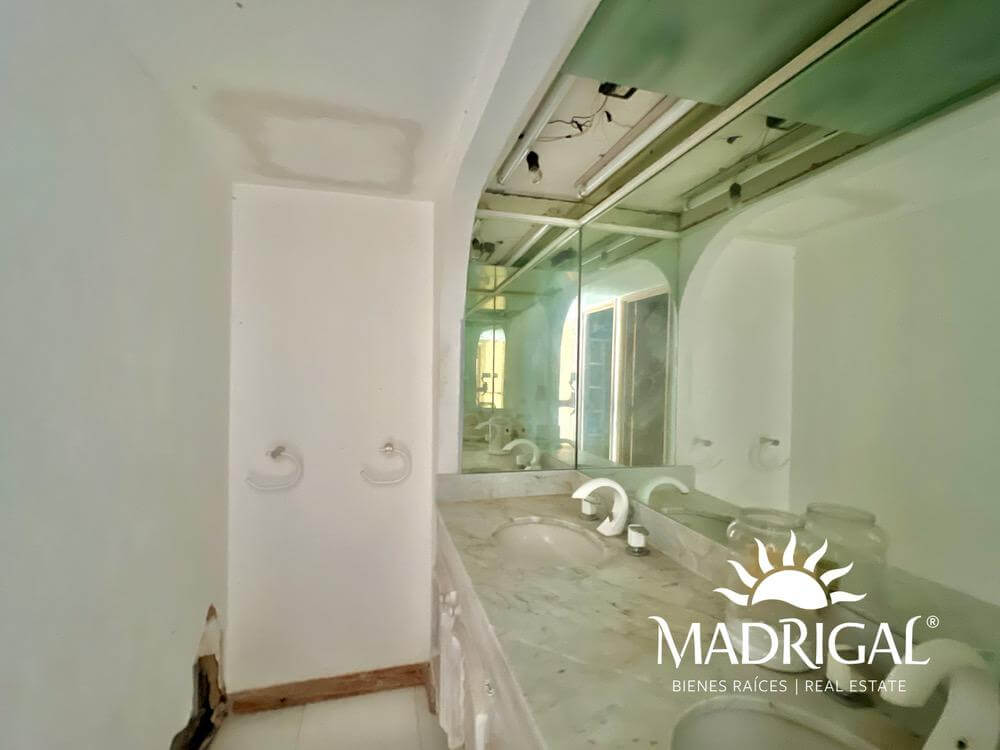 Brisamar - Pent House para su Reconstrucción Frente Al Mar con Muelle