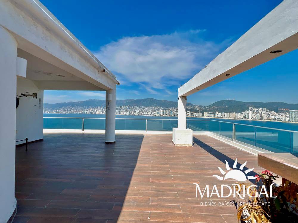 Brisamar - Pent House para su Reconstrucción Frente Al Mar con Muelle