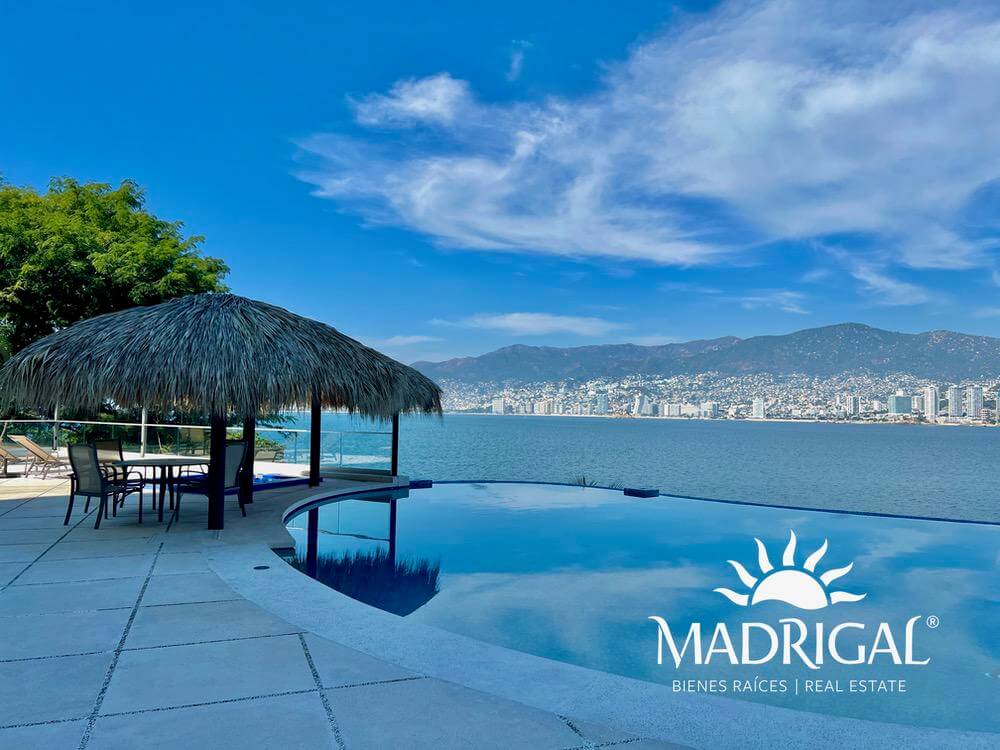 Brisamar - Pent House para su Reconstrucción Frente Al Mar con Muelle