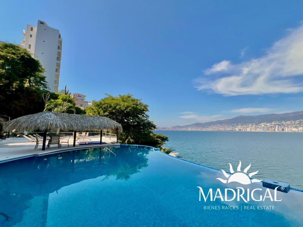 Brisamar - Pent House para su Reconstrucción Frente Al Mar con Muelle