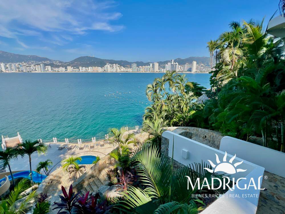 Brisamar - Pent House para su Reconstrucción Frente Al Mar con Muelle