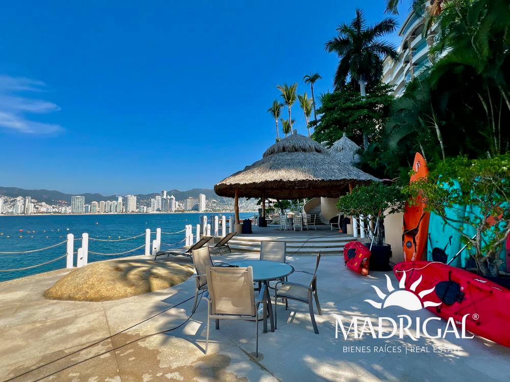 Brisamar - Pent House para su Reconstrucción Frente Al Mar con Muelle