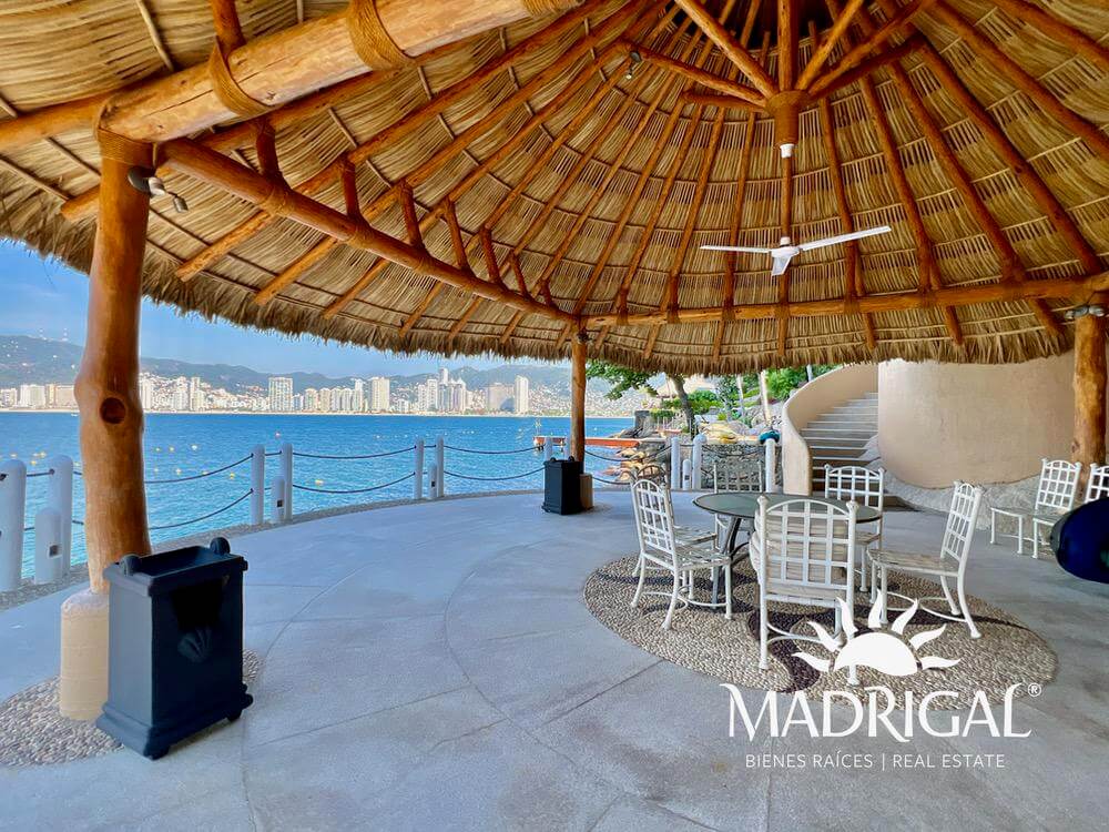 Brisamar - Pent House para su Reconstrucción Frente Al Mar con Muelle