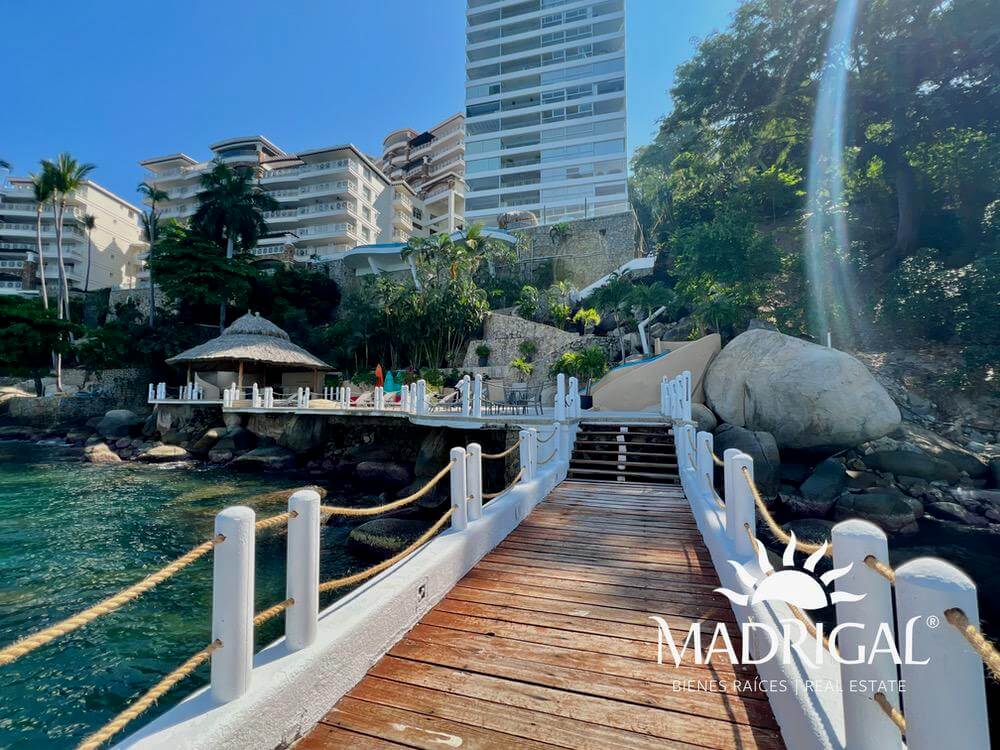 Brisamar - Pent House para su Reconstrucción Frente Al Mar con Muelle