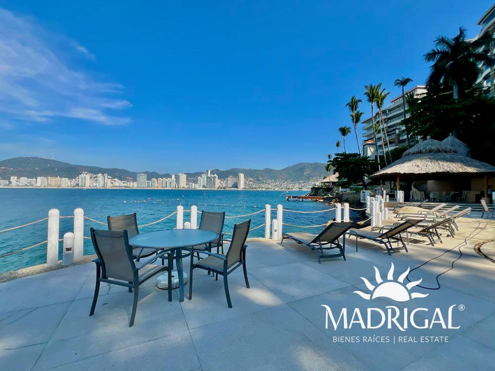 Brisamar - Pent House para su Reconstrucción Frente Al Mar con Muelle