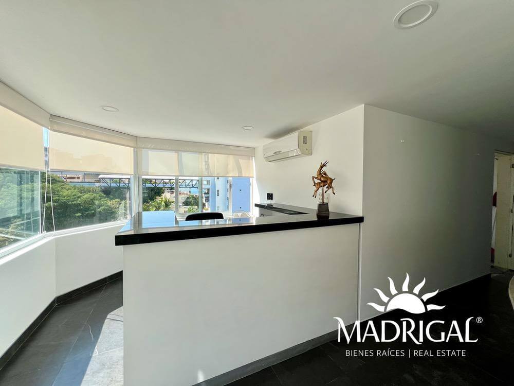 Brisamar - Pent House para su Reconstrucción Frente Al Mar con Muelle