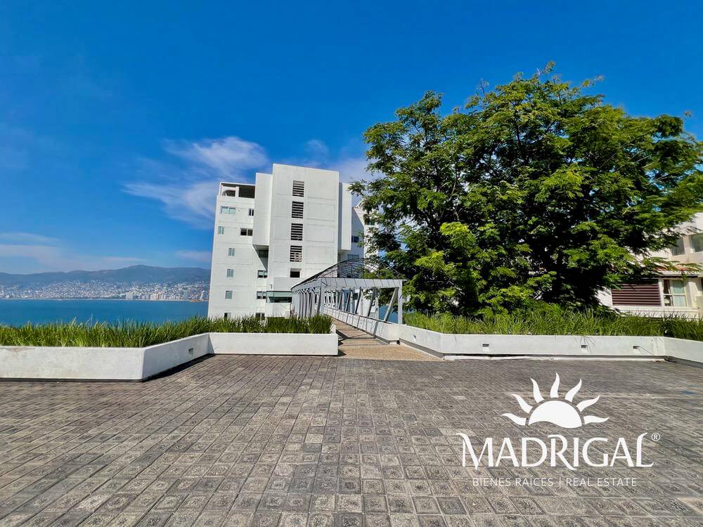 Brisamar - Pent House para su Reconstrucción Frente Al Mar con Muelle