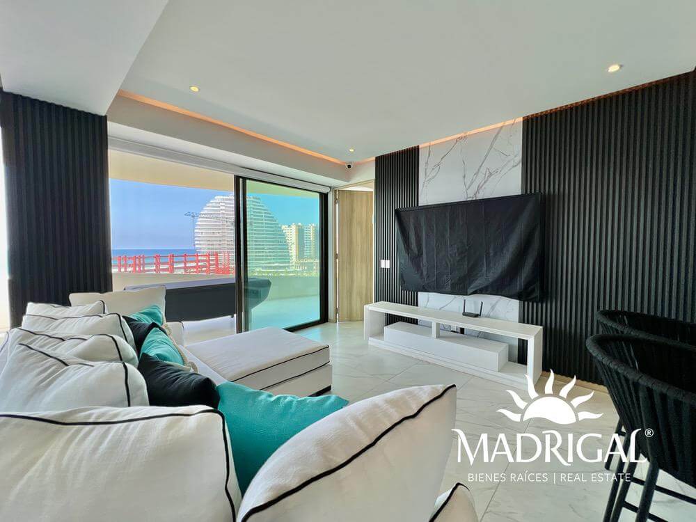 La Isla | Departamento en venta en la torre Capri de cuatro recamaras