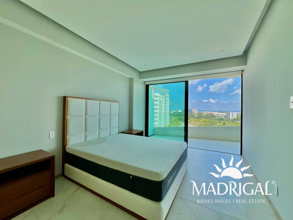 La Isla | Departamento en venta en la torre Capri de cuatro recamaras