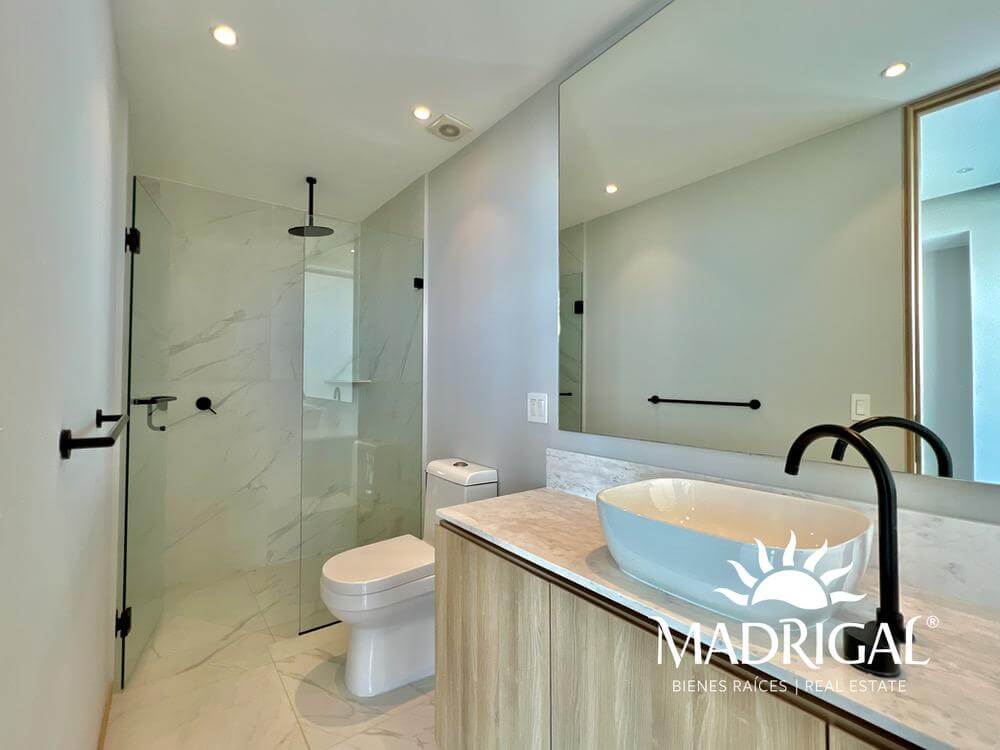 La Isla | Departamento en venta en la torre Capri de cuatro recamaras