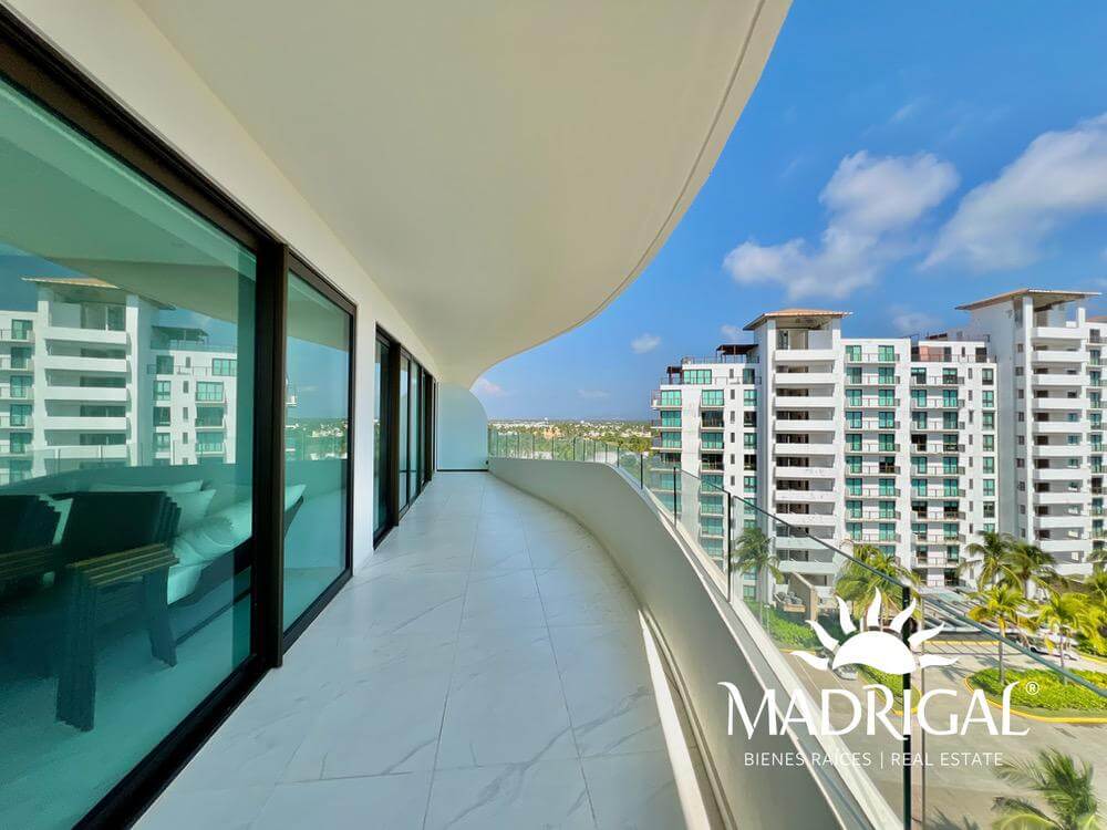 La Isla | Departamento en venta en la torre Capri de cuatro recamaras