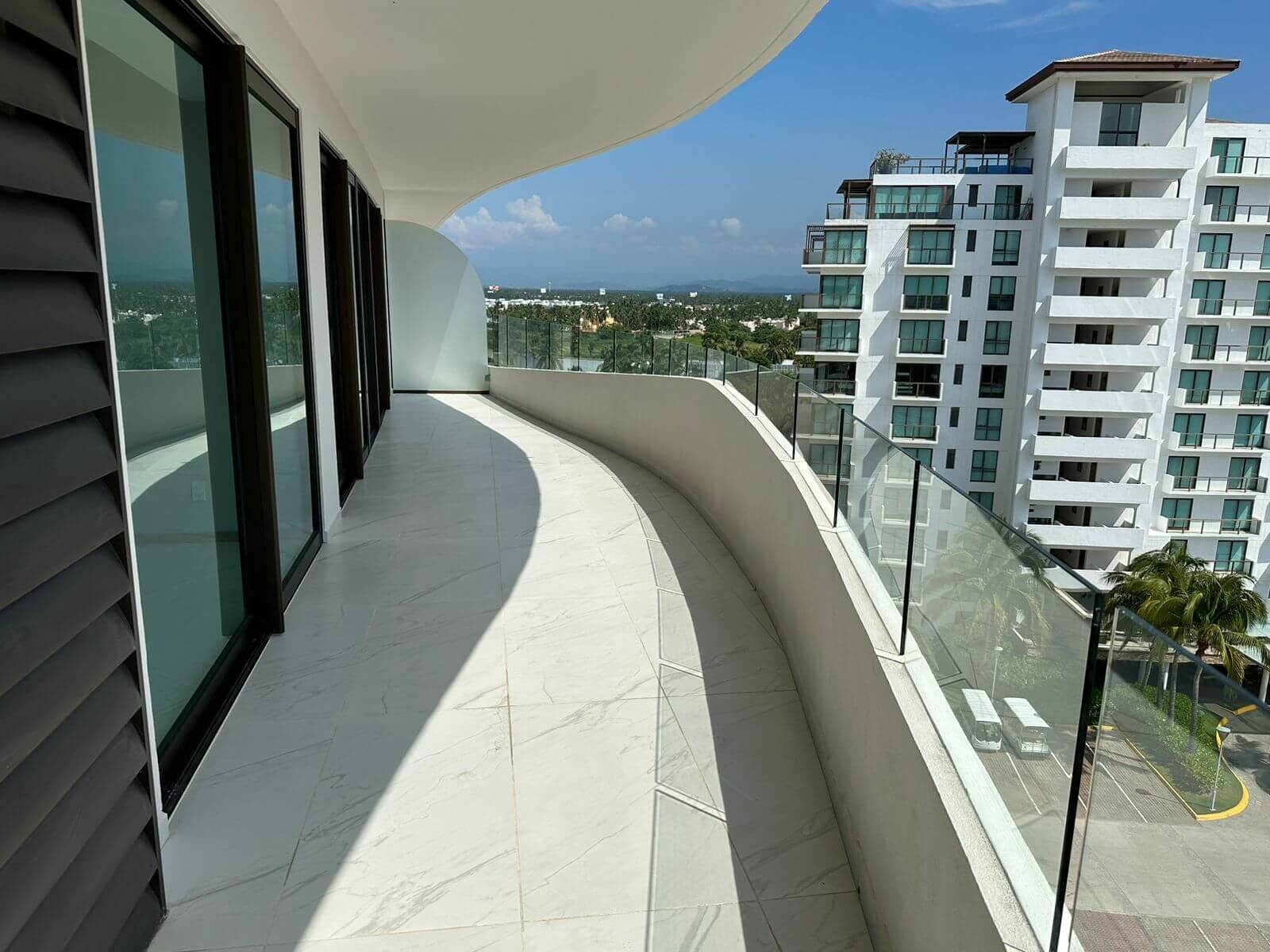 La Isla | Departamento en venta en la torre Capri de cuatro recamaras