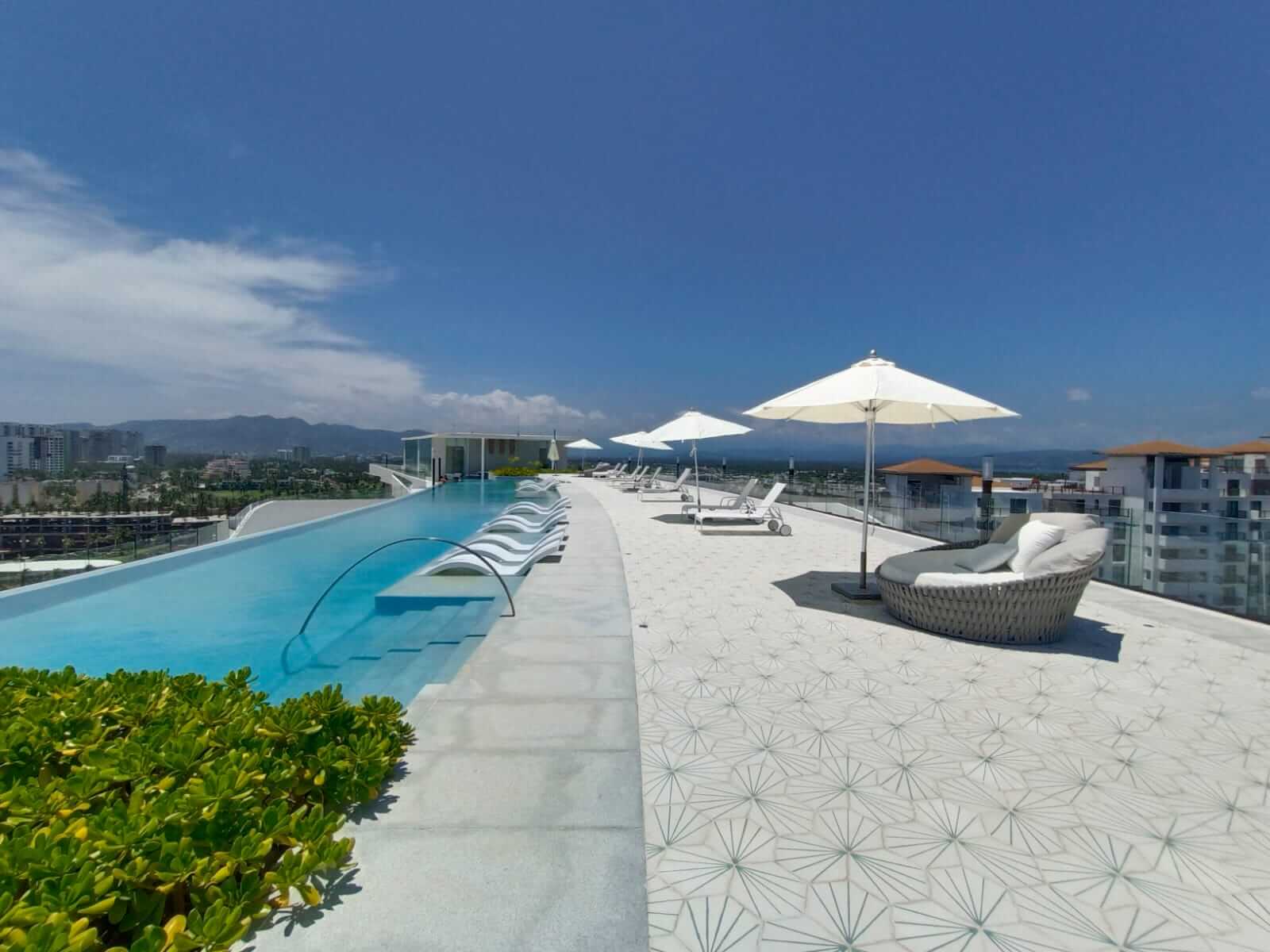 La Isla | Departamento en venta en la torre Capri de cuatro recamaras