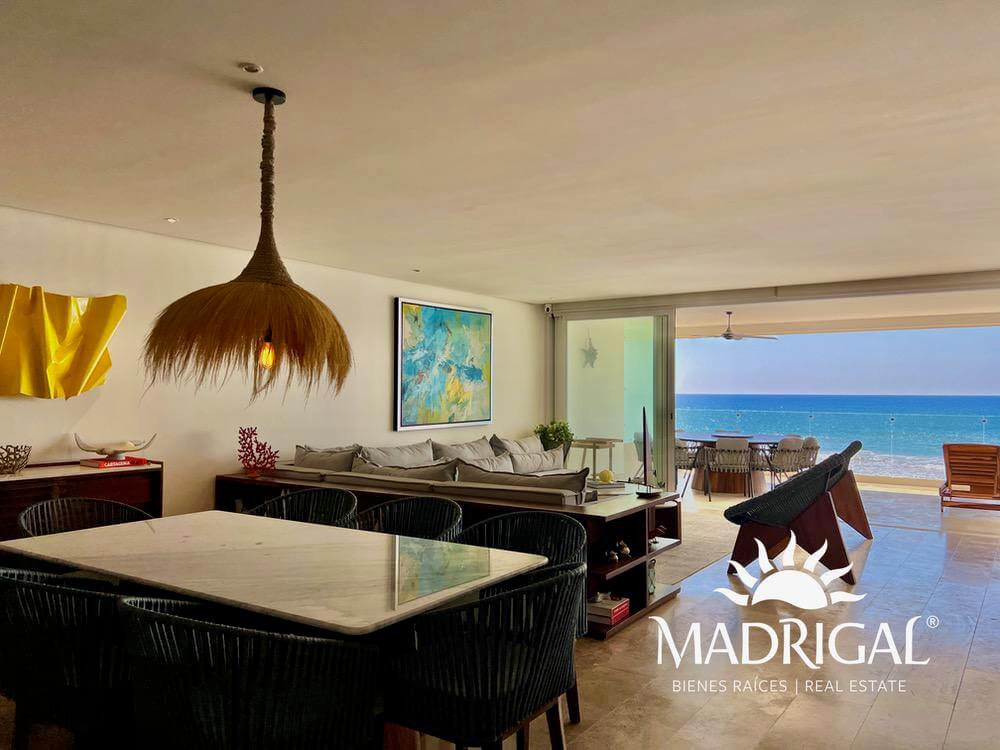 Ikaroa | Three-bedroom beachfront apartment for sale