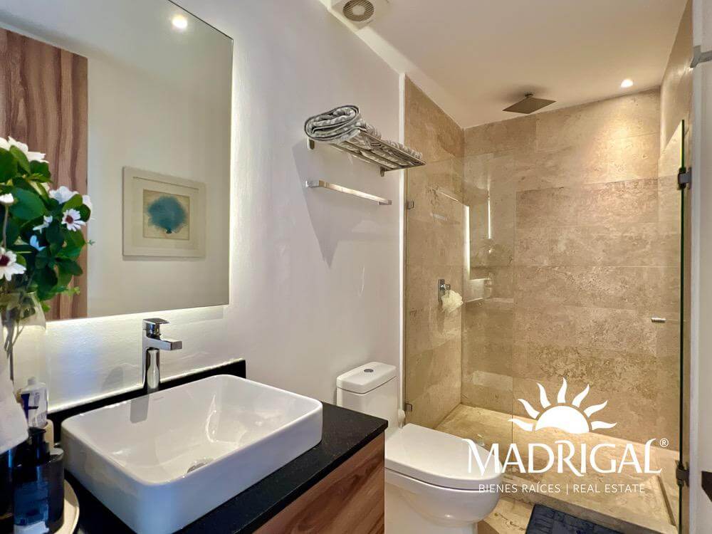 Ikaroa | Three-bedroom beachfront apartment for sale