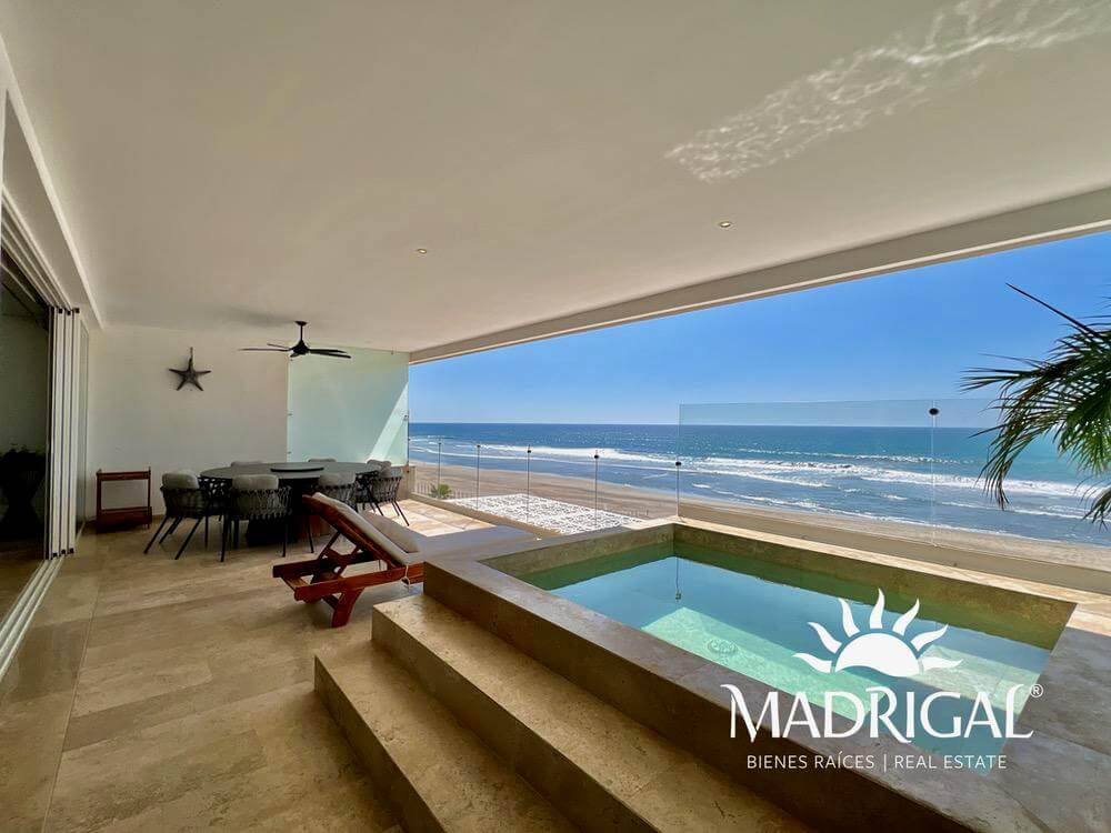 Ikaroa | Three-bedroom beachfront apartment for sale