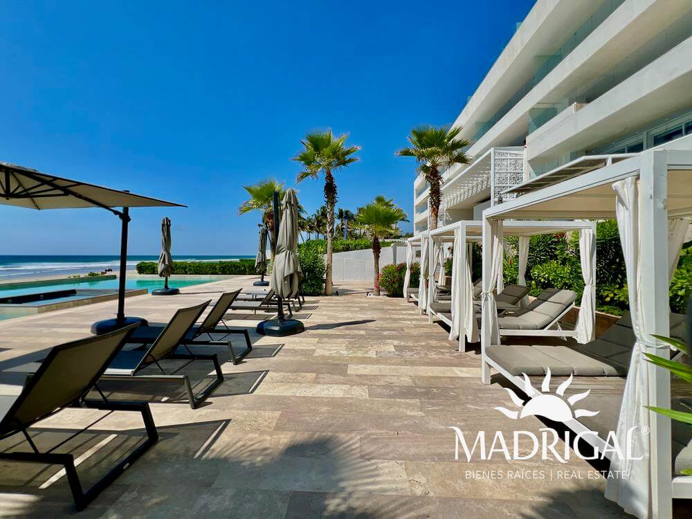 Ikaroa | Three-bedroom beachfront apartment for sale