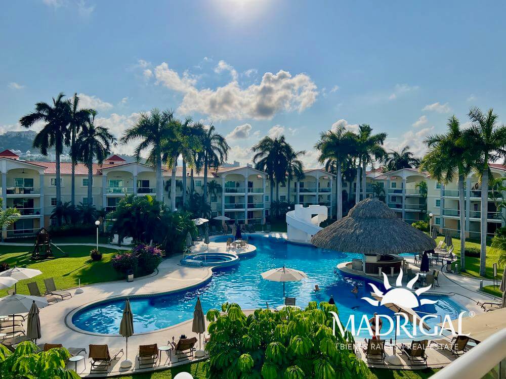 Diamante Lakes, departamento en venta de dos recamaras en un tercer nivel