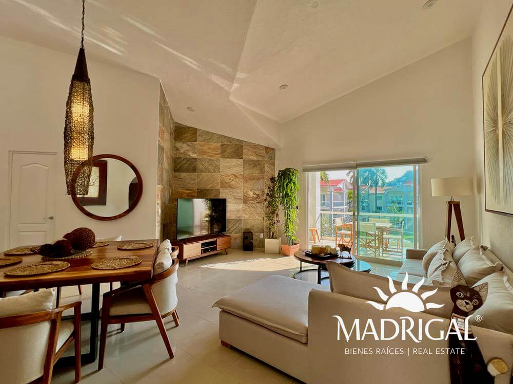 Diamante Lakes, departamento en venta de dos recamaras en un tercer nivel