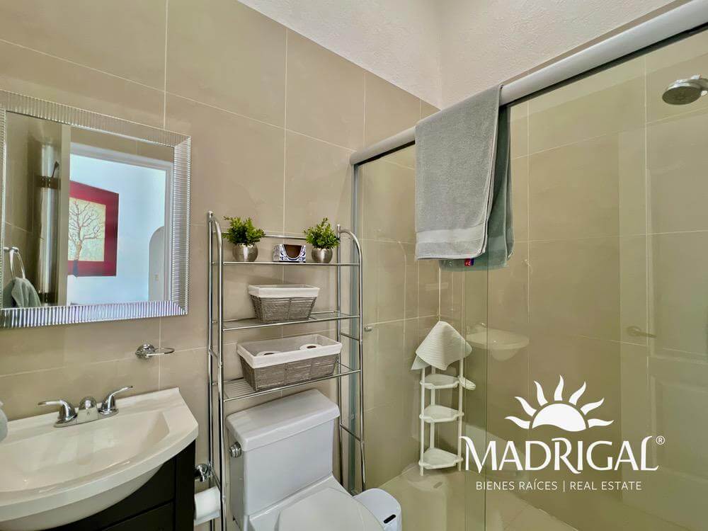 Diamante Lakes, departamento en venta de dos recamaras en un tercer nivel