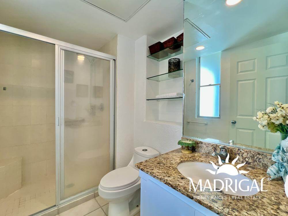 Century Resort, Departamento en venta en la bahía de Acapulco frente al mar