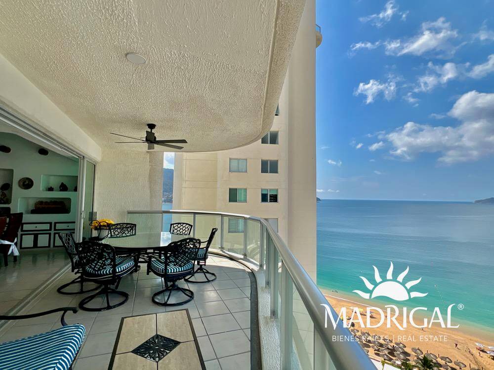 Century Resort, Departamento en venta en la bahía de Acapulco frente al mar