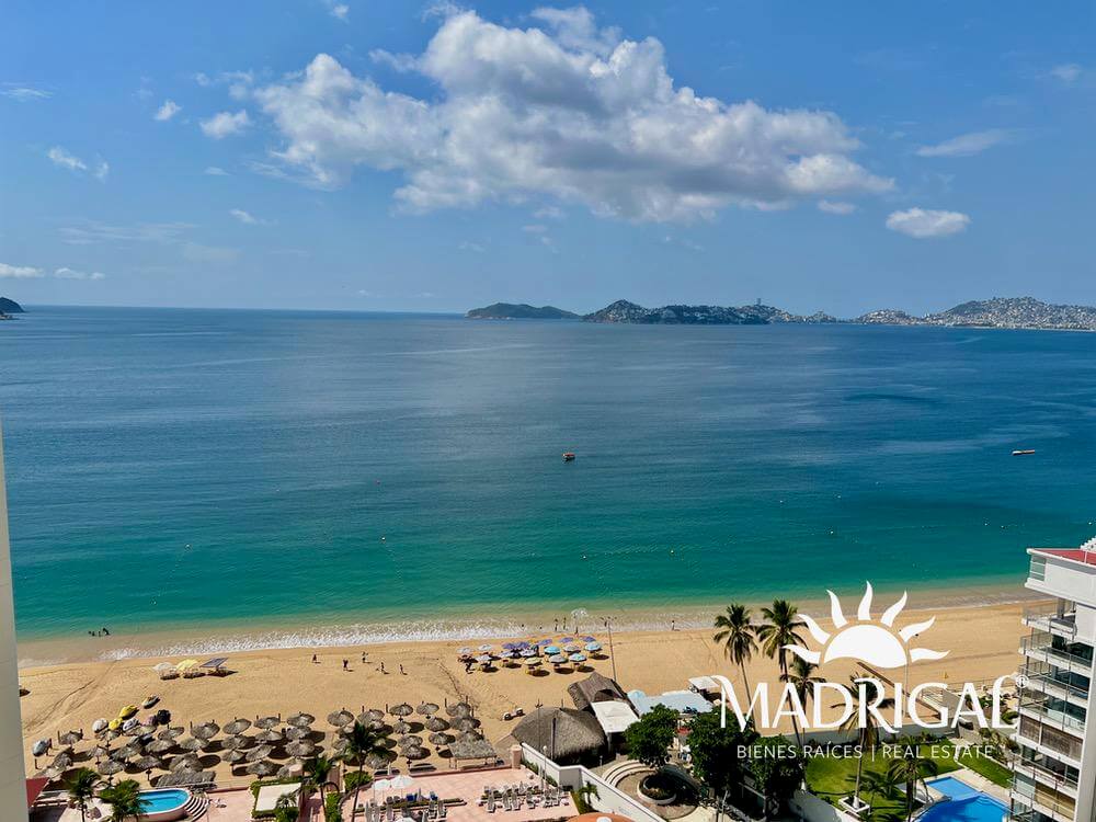 Century Resort, Departamento en venta en la bahía de Acapulco frente al mar