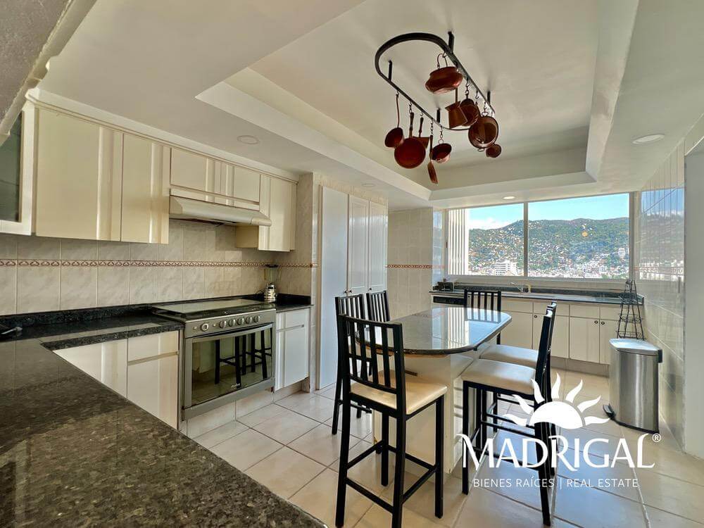 Century Resort, Departamento en venta en la bahía de Acapulco frente al mar