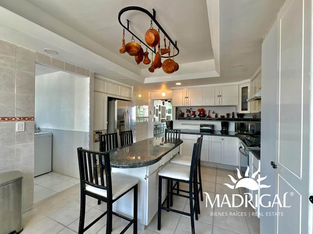 Century Resort, Departamento en venta en la bahía de Acapulco frente al mar