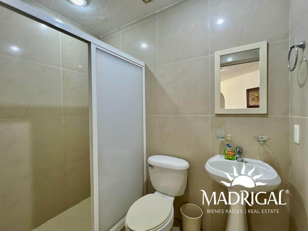 Diamante Lakes, departamento en nivel jardín de dos recamaras con acceso a la alberca