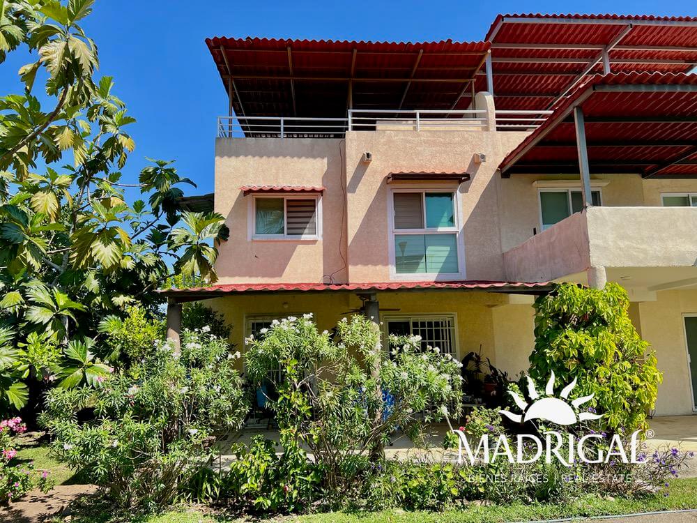 Marina Diamante, Villa en venta en esquina con amplio jardín, junto a la laguna de Tres Palos