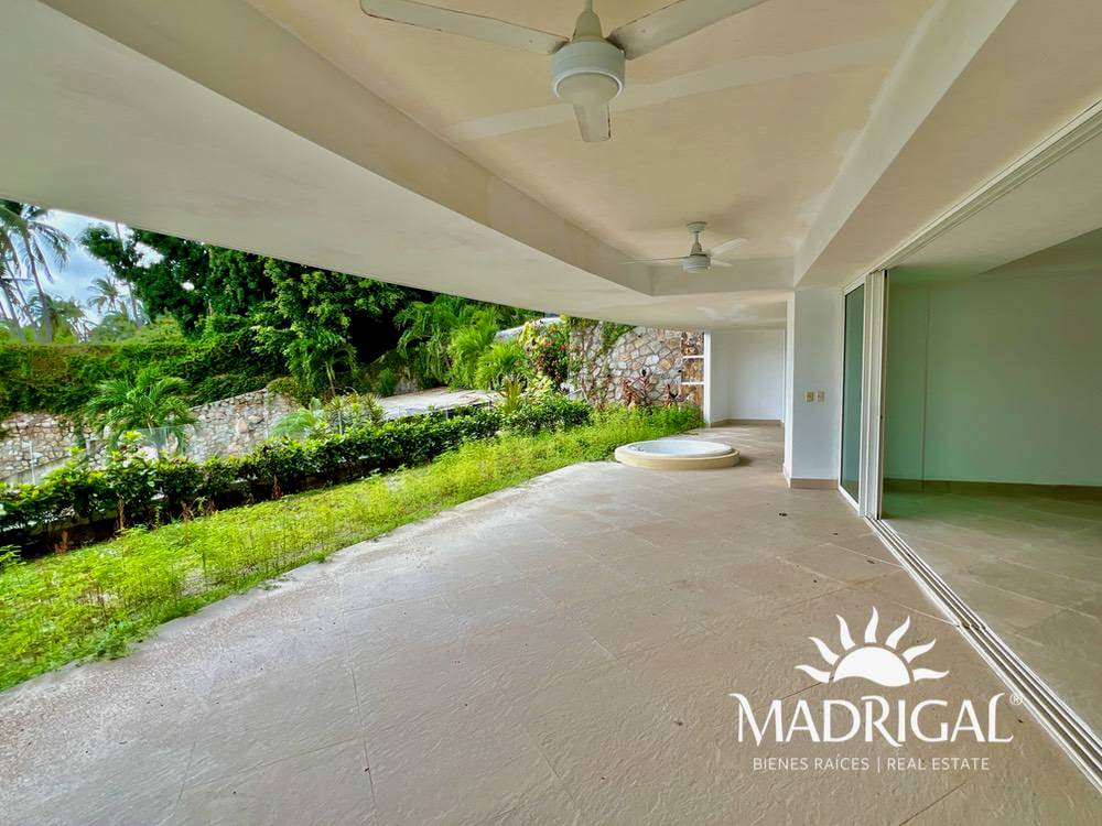 & Villas Alejandra | Departamento Garden House a la venta frente a playa en Brisas Guitarrón