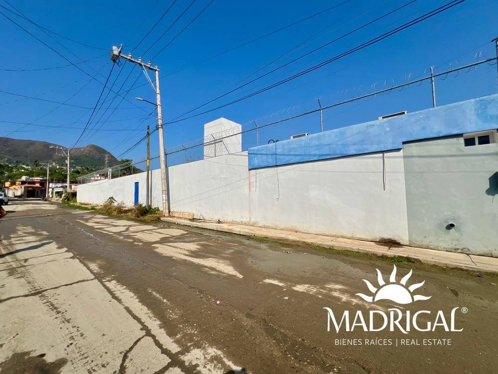 Bodega en venta en Cayaco sobre terreno de 4978 m2