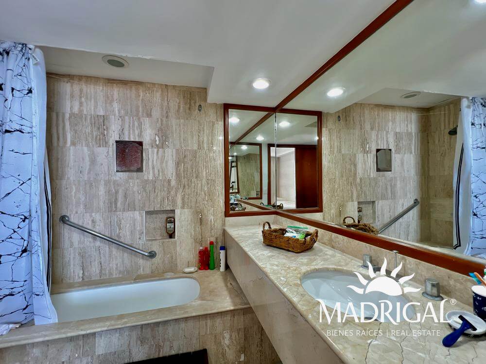 &&& Torre Uno del Mayan Palace | Departamento en venta frenta al mar de tres recámaras