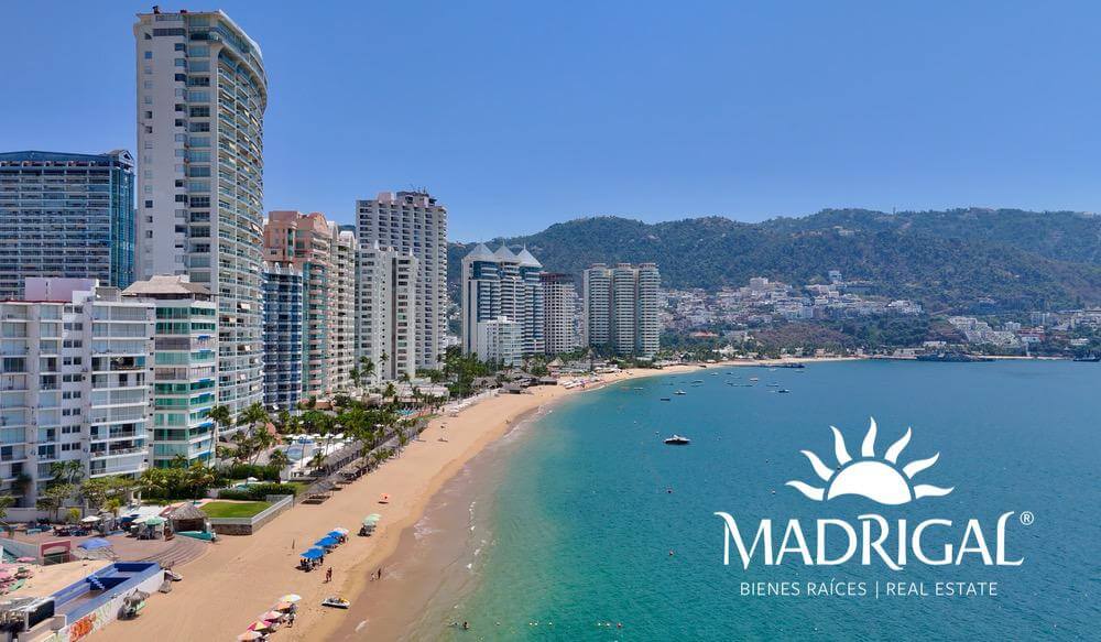 Condominio La Jolla, departamento de cuatro recamaras frente a la playa