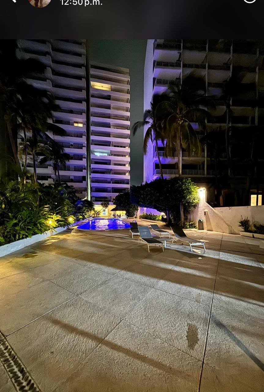 & Antibes | Departamento remodelado en venta en la bahía de Acapulco de tres recamaras