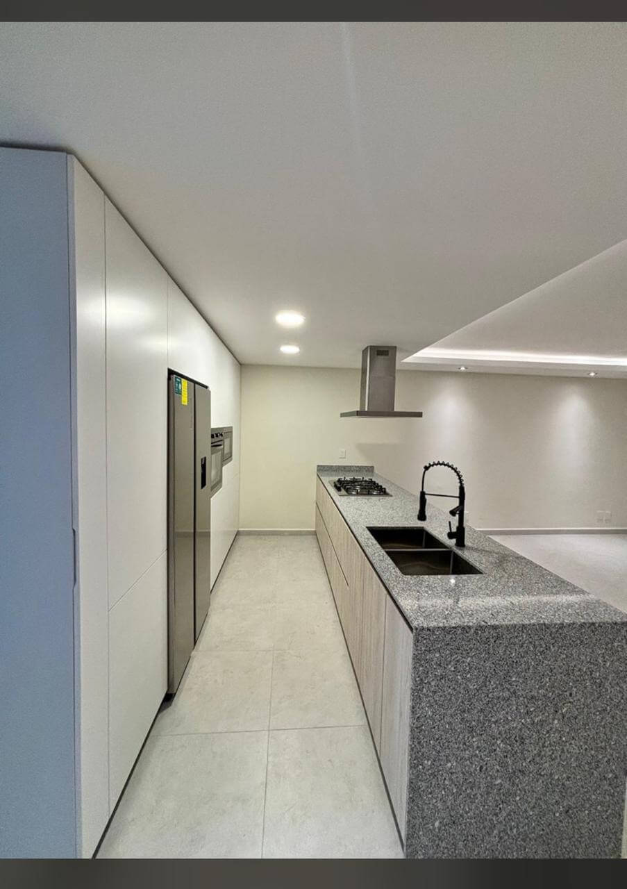 & Antibes | Departamento remodelado en venta en la bahía de Acapulco de tres recamaras