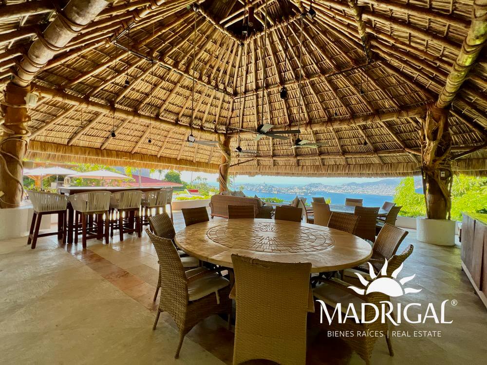 Casa en venta en las Brisas Sección la Concha en Acapulco, con vista a la bahía