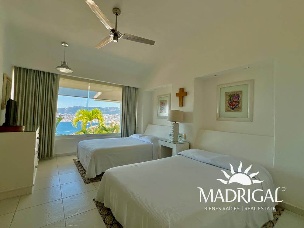 Casa en venta en las Brisas Sección la Concha en Acapulco, con vista a la bahía