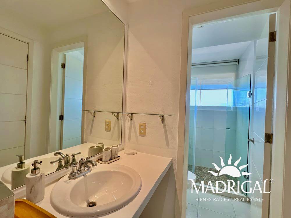 Casa en venta en las Brisas Sección la Concha en Acapulco, con vista a la bahía