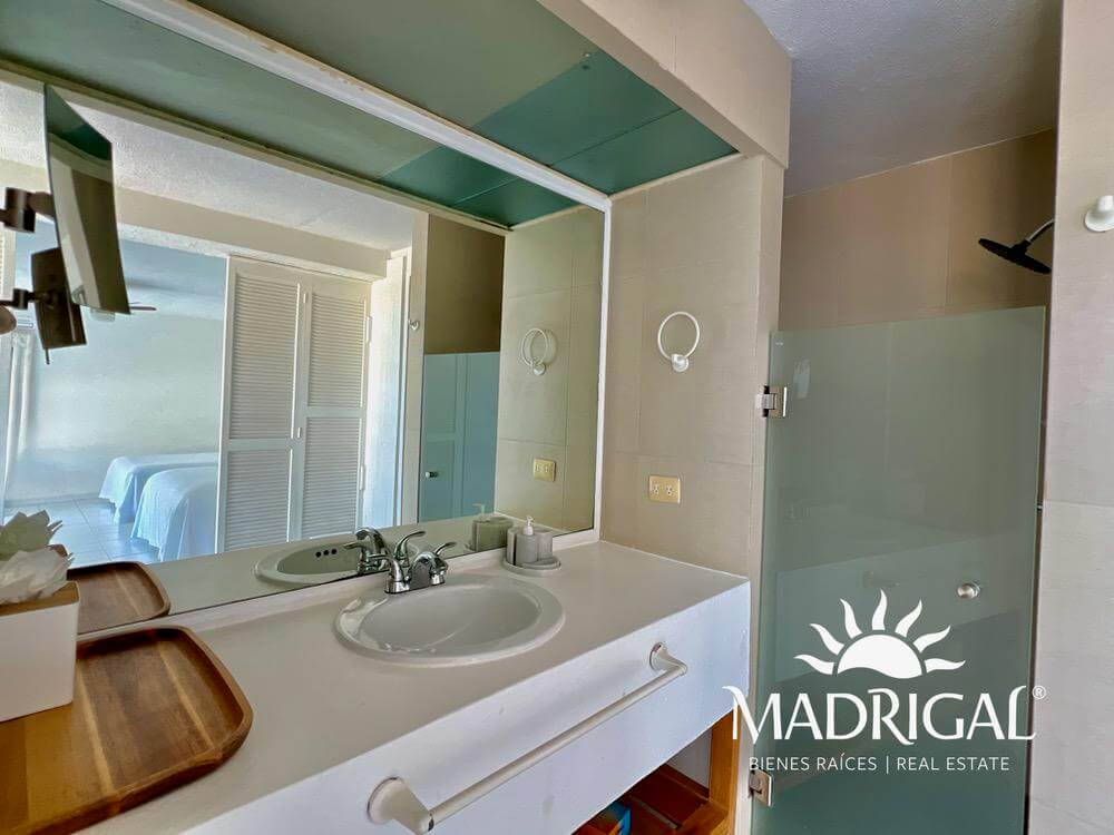 Casa en venta en las Brisas Sección la Concha en Acapulco, con vista a la bahía