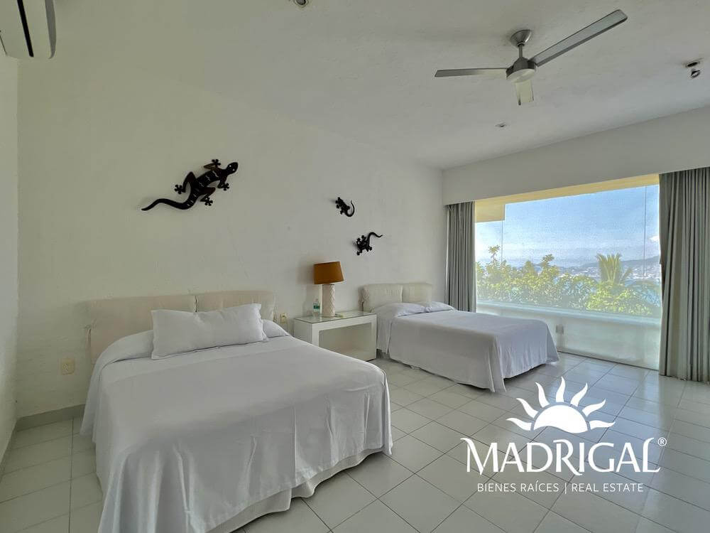 Casa en venta en las Brisas Sección la Concha en Acapulco, con vista a la bahía