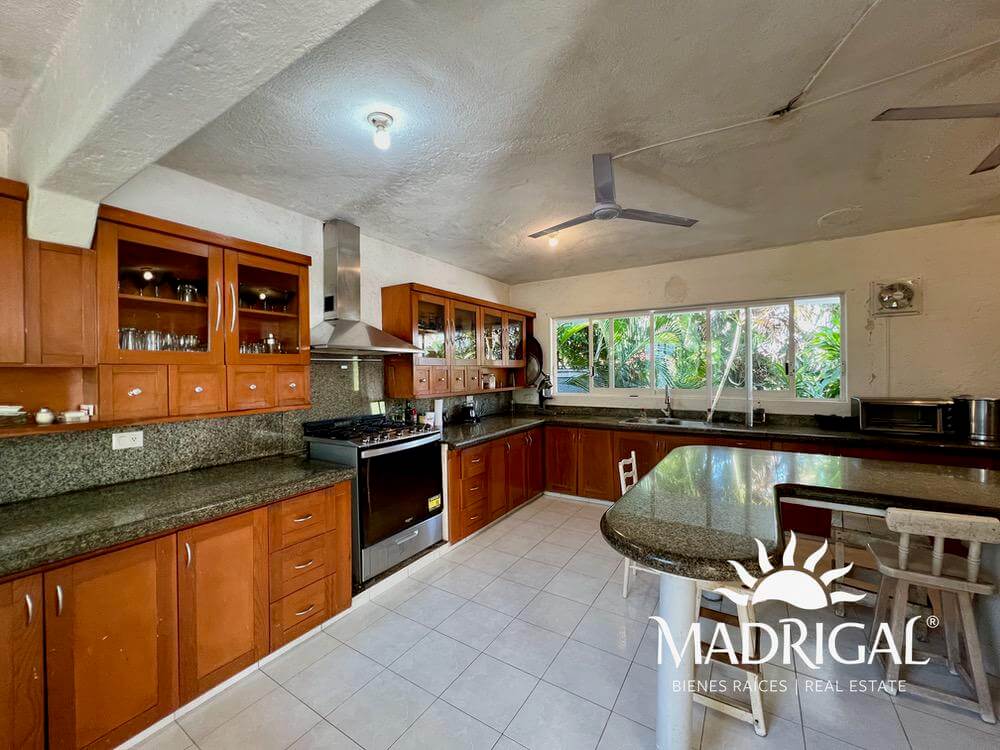 Casa en venta en las Brisas Sección la Concha en Acapulco, con vista a la bahía