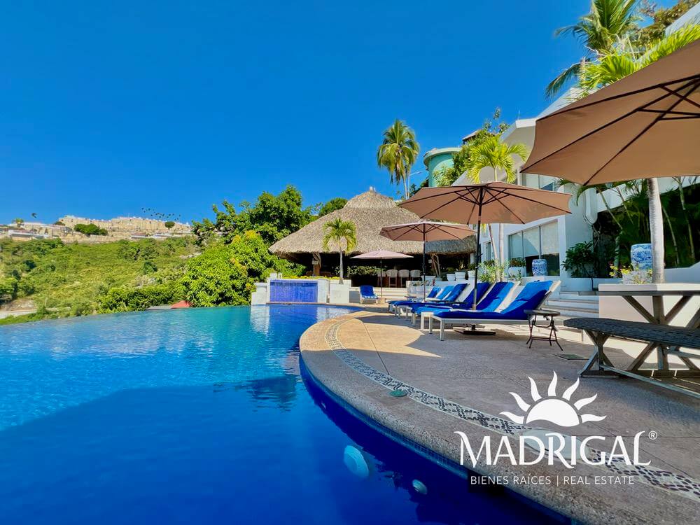 Casa en venta en las Brisas Sección la Concha en Acapulco, con vista a la bahía