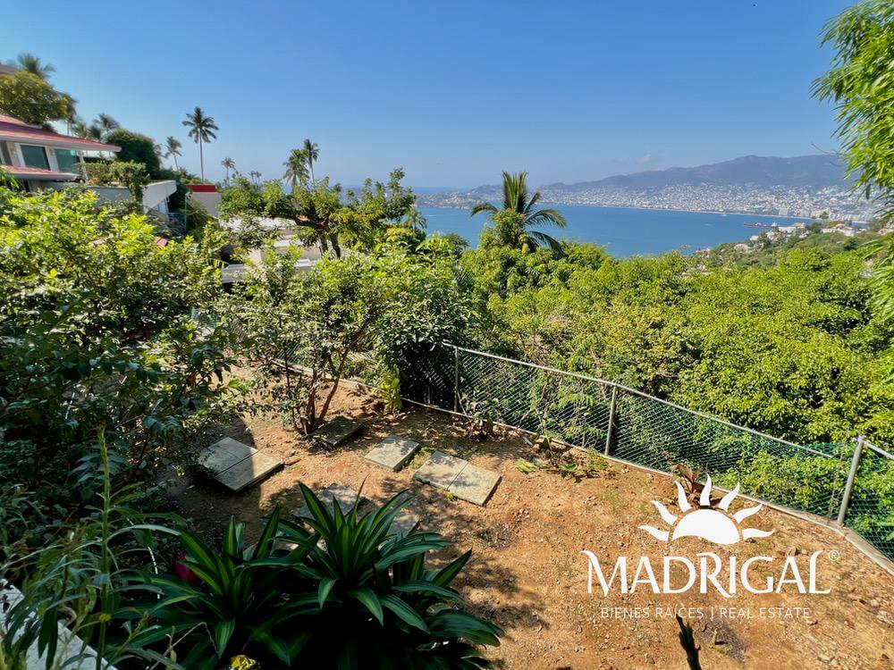 Casa en venta en las Brisas Sección la Concha en Acapulco, con vista a la bahía