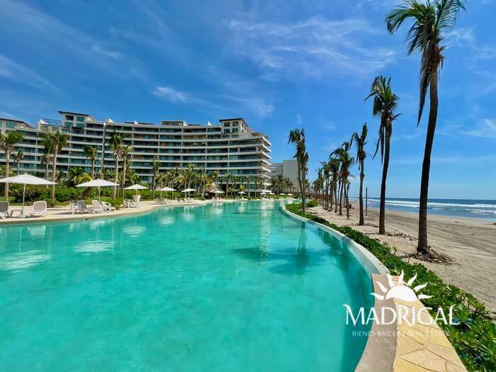 Isla | Departamento en Venta en torre Emerald de tres recamaras en nivel jardín